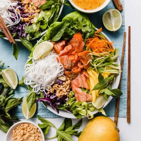 Noodle Bowl Salata